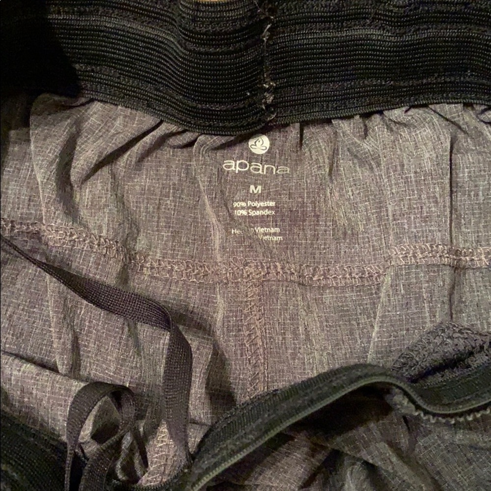 Shorts - Picture 2 of 3
